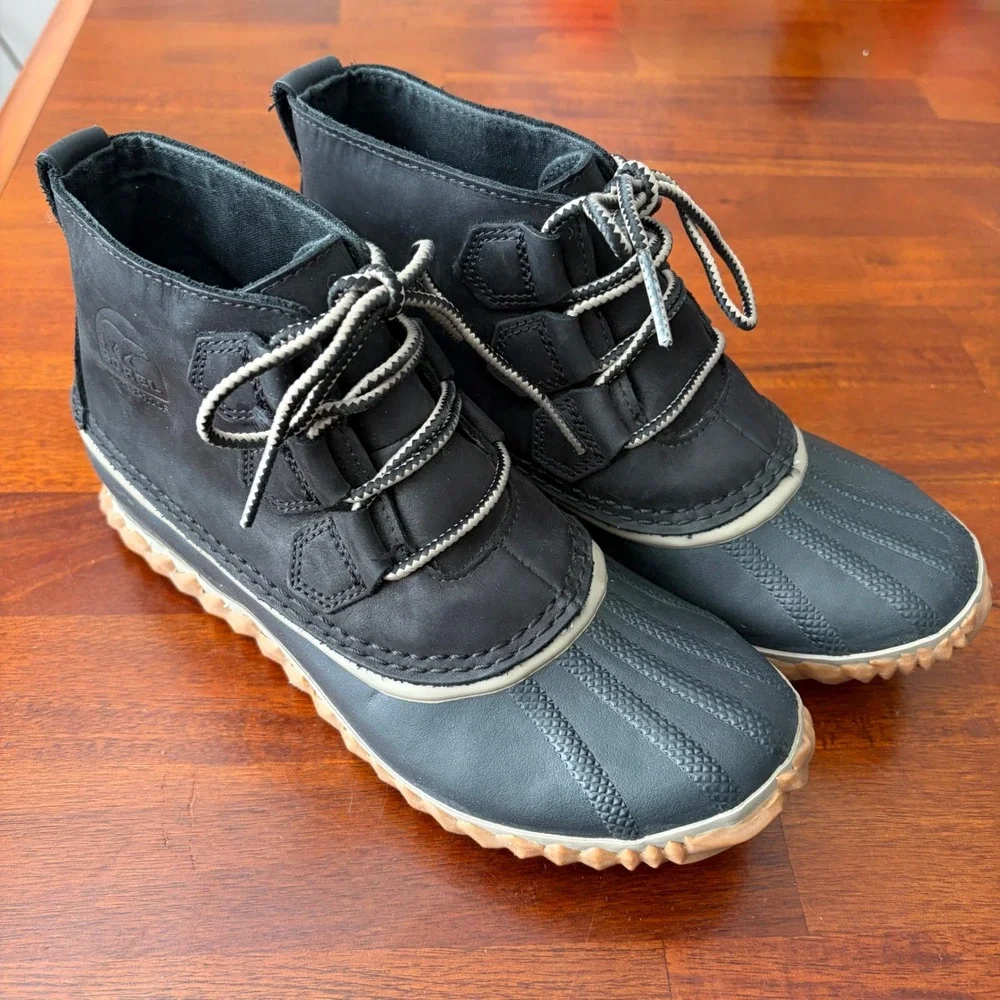 Sorel Out and About Waterproof Leather Rubber Duck Boots 7